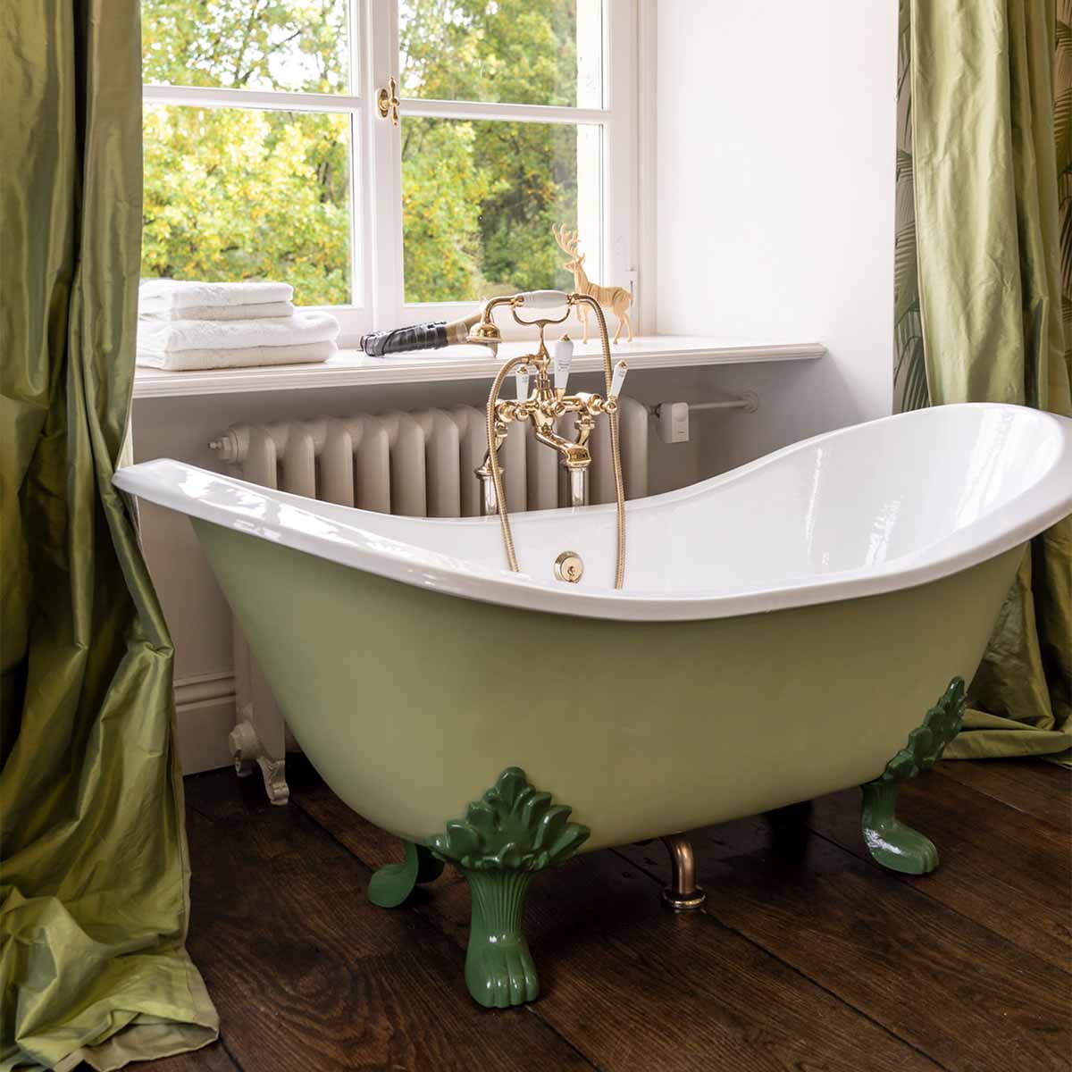 Bathroom Baths Shop -Bathroom Baths Shop Heritage Devon Double Ended Cast Iron Freestanding Slipper Bath 1800x770mm lifestyle inspo 2